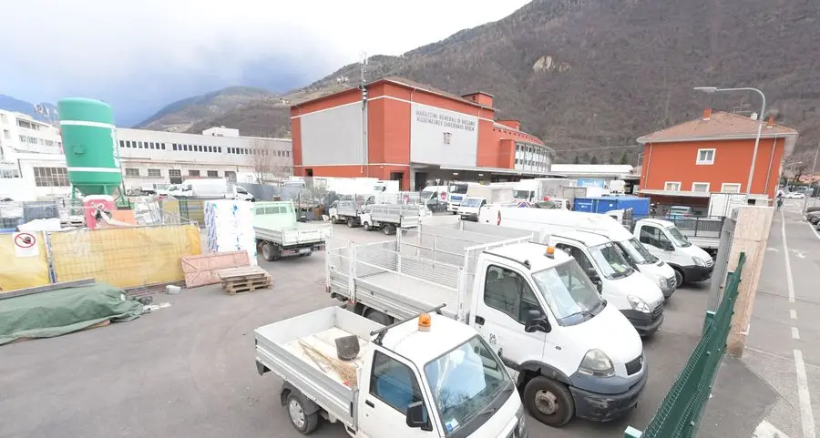Nuovo parcheggio di fronte a Druso Est