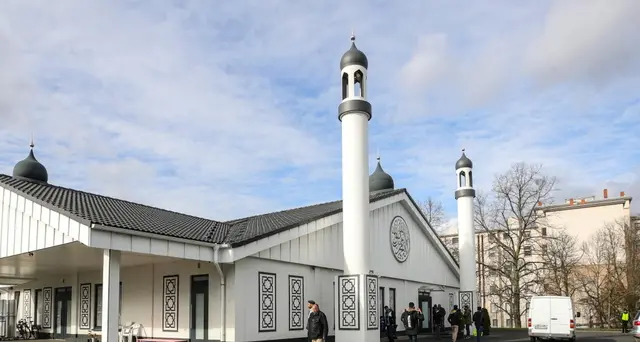 Seehofer, più polizia davanti a moschee