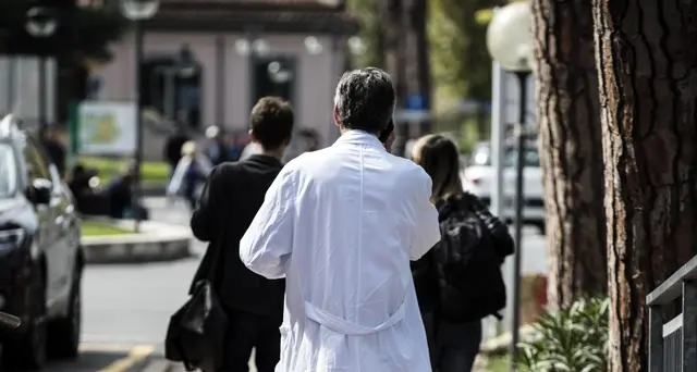 Arrestato medico per violenze sessuali