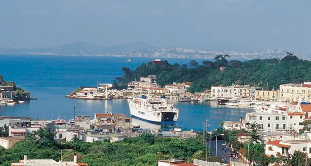 Ischia, stop turisti lombardi e veneti