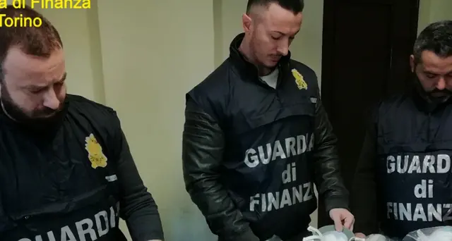 Di Maio, puniremo chi specula su gel