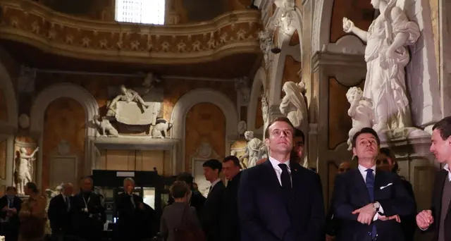 Macron, non chiudiamo confini con Italia