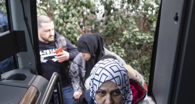 Primi profughi da Turchia verso Grecia