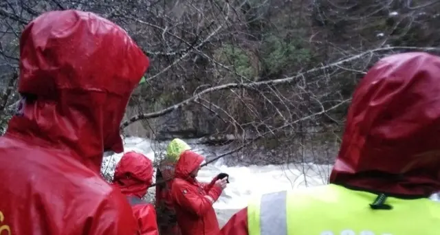 Canoa si ribalta, disperso trovato morto