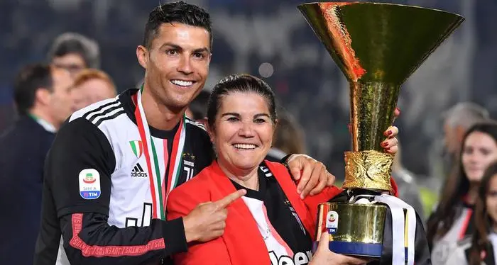 Ricoverata in ospedale per un ictus la madre di Cristiano Ronaldo