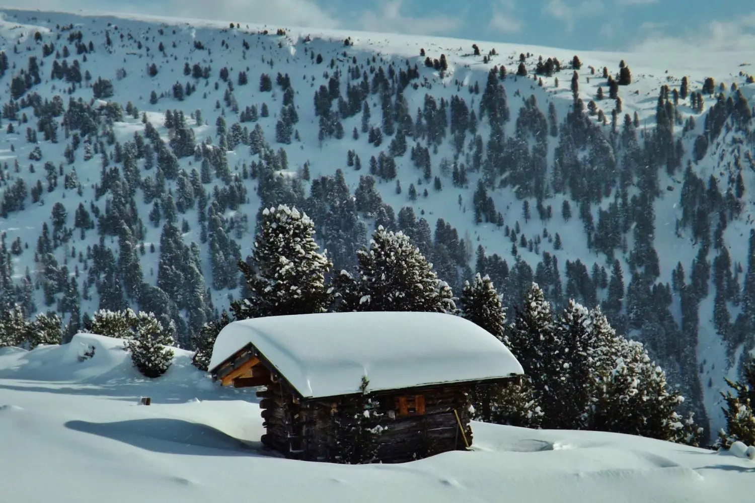 Incanto di neve nel silenzio della val Badia