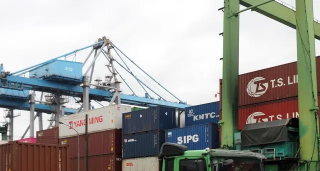 Cina, export -17,2% a gennaio-febbraio