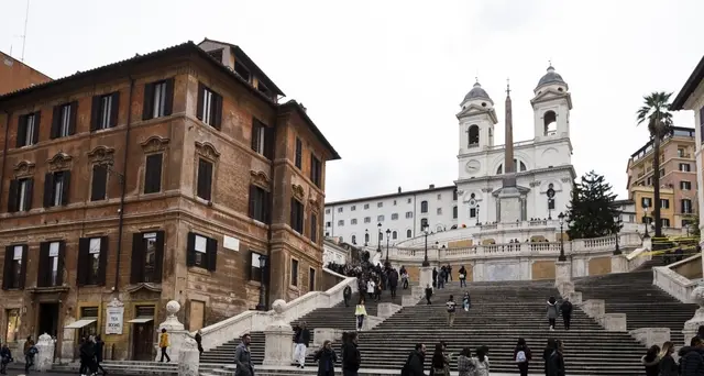 8 marzo, flash a mob in piazza di Spagna