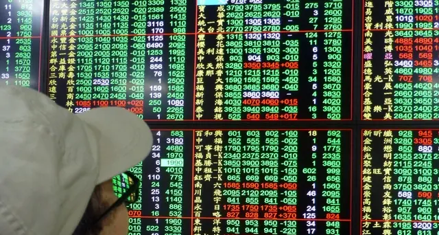 Borsa Shanghai chiude a -3%