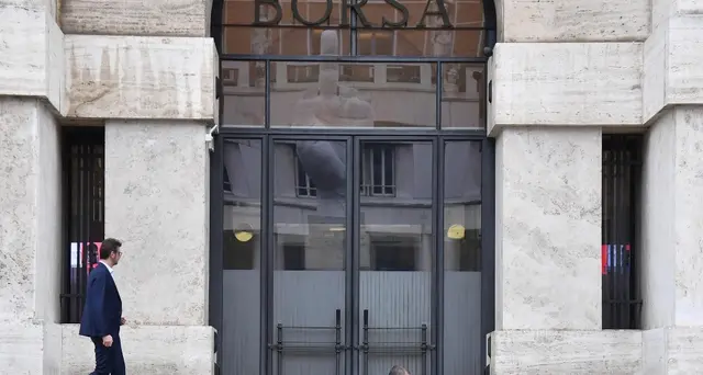 Borsa Milano crolla (-10%) con Europa