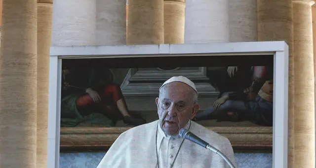 Il Papa ai sacerdoti,'andate dai malati'