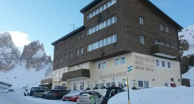 Coronavirus, chiusi i Passi Gardena e Sella
