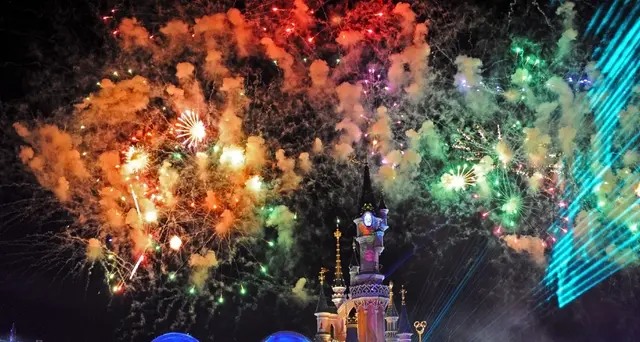 Disneyland Parigi chiude fino fine mese