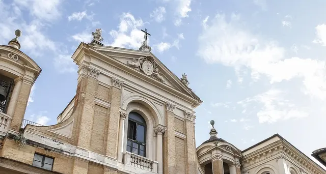 Chiesa Roma 'corregge',parrocchie aperte