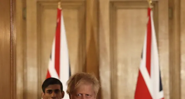 Johnson loda sanità Italia.Troppi malati