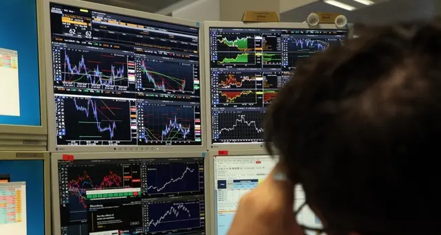 Spread Btp Bund apre in calo a 271 punti