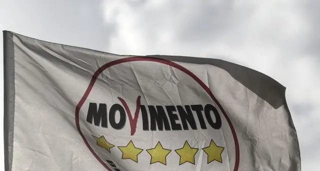 M5s espelle Trano da gruppo Camera