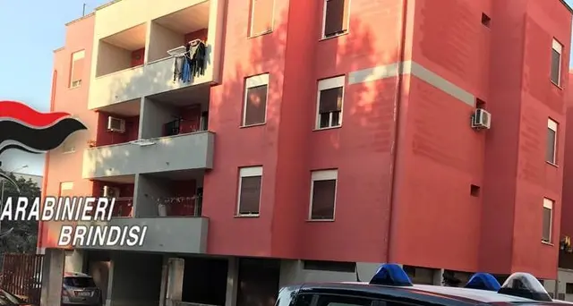 Uccide madre con 5 coltellate, arrestato