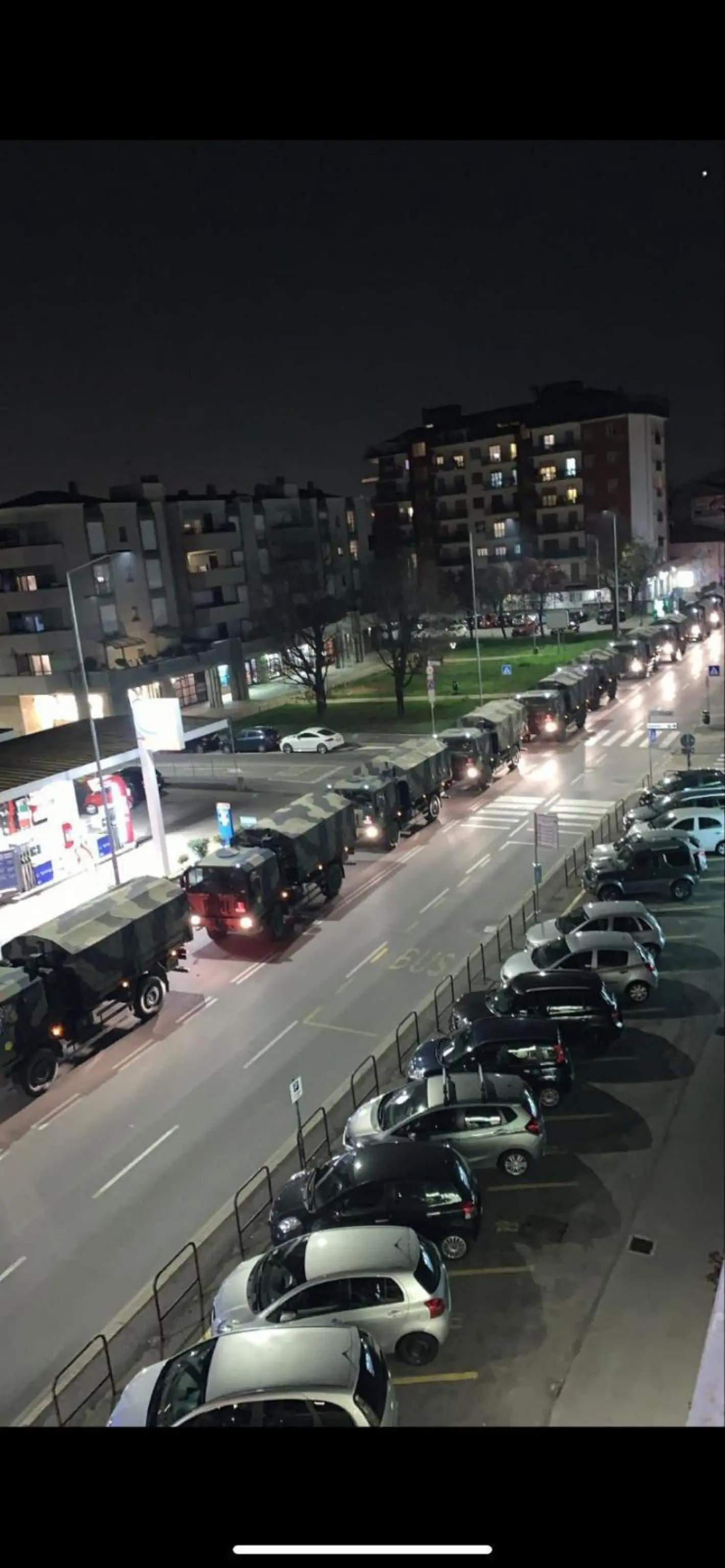 Coronavirus, bare sui camion militari portate via da Bergamo: l'Italia sotto shock