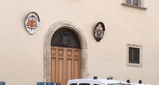 Vigili fermano questore Ascoli in bici