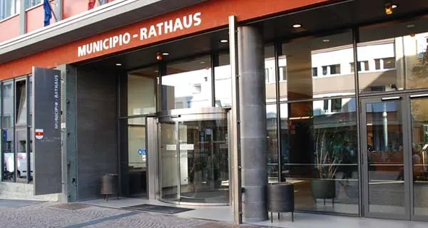 Coronavirus, nuovi orari per gli uffici comunali a Bolzano
