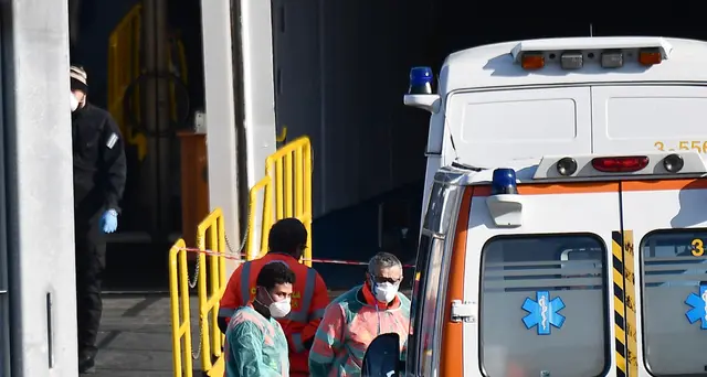 Primi pazienti su nave-ospedale a Genova
