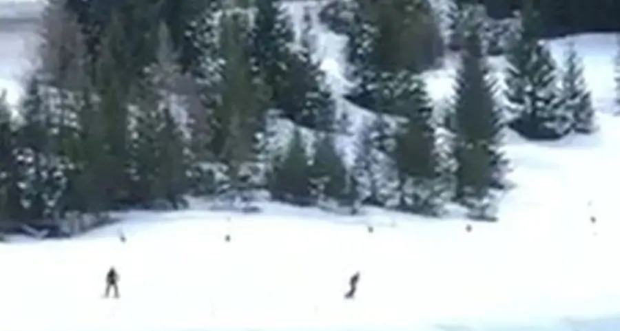 Piste chiuse, ma c’è chi fa snowboard