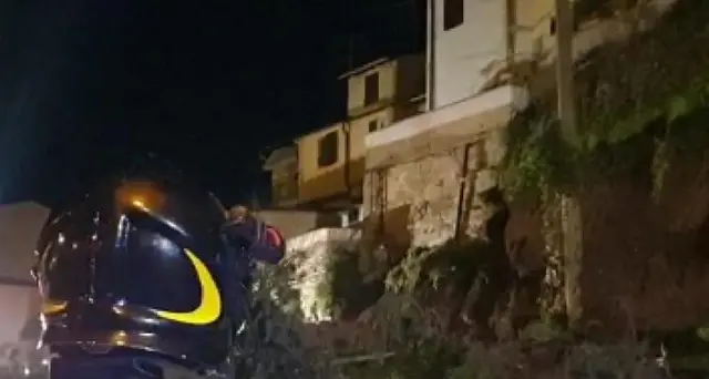 Crolla ponte in provincia Massa Carrara