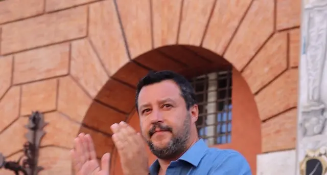 Salvini, c'è chi specula e chi lavora