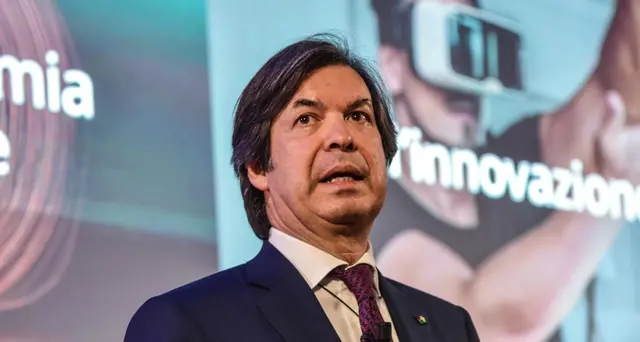 Intesa,alza a 50 mld risorse per credito