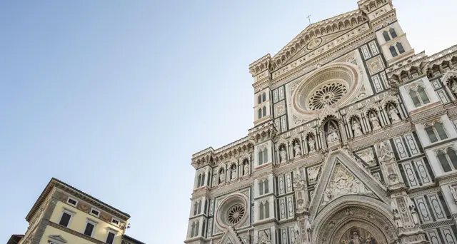 Betori 'illumina' Firenze con cero Duomo