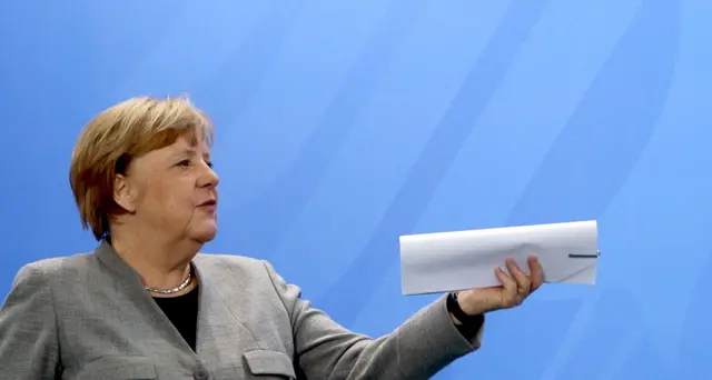 Merkel,serve iniziativa per ripresa Euro