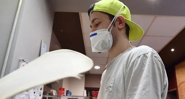 Pizza a domicilio, arriva sì di De Luca