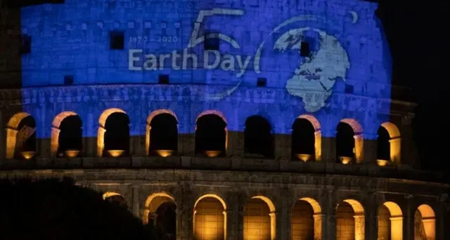 Earth Day: Zucchero dal Colosseo, con Bono 'Canta la vita'