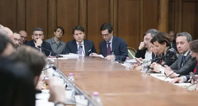 Conte chiede a ministri note su Fase 2