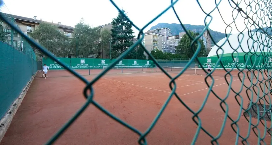 Circolo Presidio, il Comune rinuncia a gestire il tennis