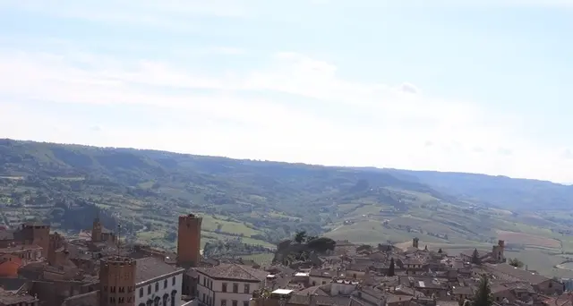 Tre morti casa, forse omicidio-suicidio