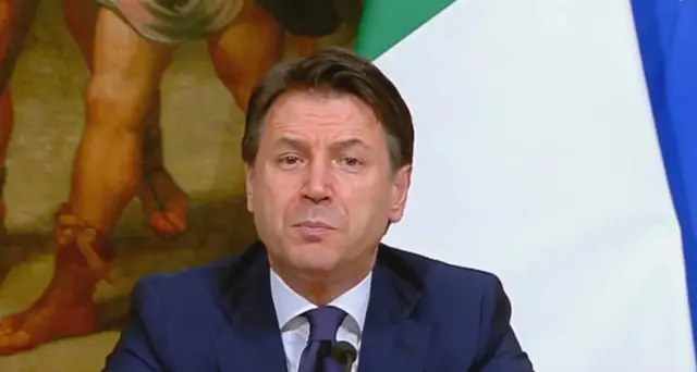 Azzolina, dolore tenere le scuole chiuse