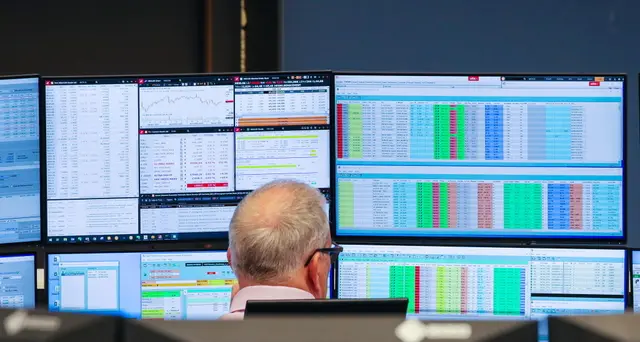 Spread Btp Bund scende a 218 punti