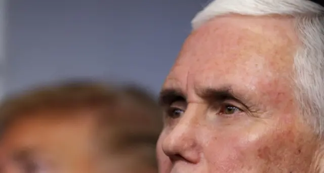 Pence alla Mayo Clinic senza maschera