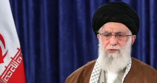 Khamenei, forze straniere sono minaccia