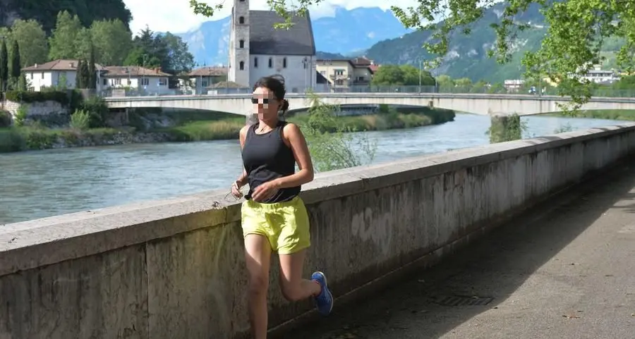Coronavirus, in Trentino mascherine all'aperto per tutti. Le perplessità di mamme e podisti