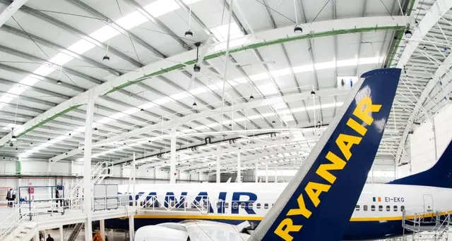 Ryanair, in vista 3.000 esuberi