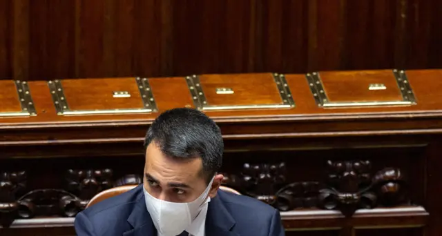 Di Maio, 'lo Stato stia coi più deboli'