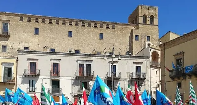 Conte incontra sindacati