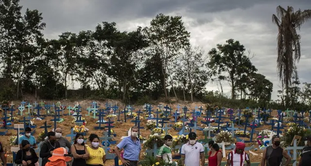 600 morti di Covid in 24 ore in Brasile