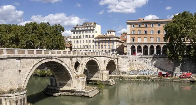 Ucciso su banchina Tevere in centro Roma