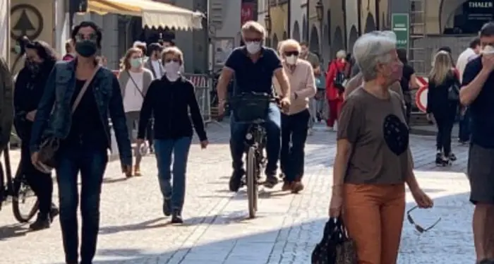 Fase 2, a Bolzano primo giorno con i negozi aperti