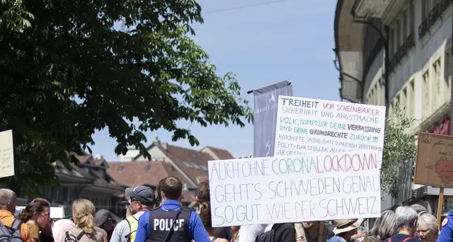 In Svizzera proteste contro lockdown