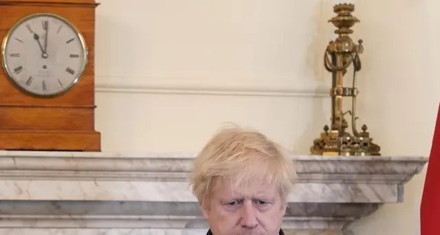 Gb da 'stare a casa' a 'in allerta'